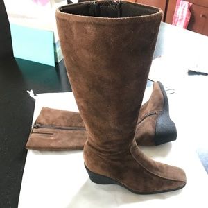 Aquatalia Suede Boots size 6.5